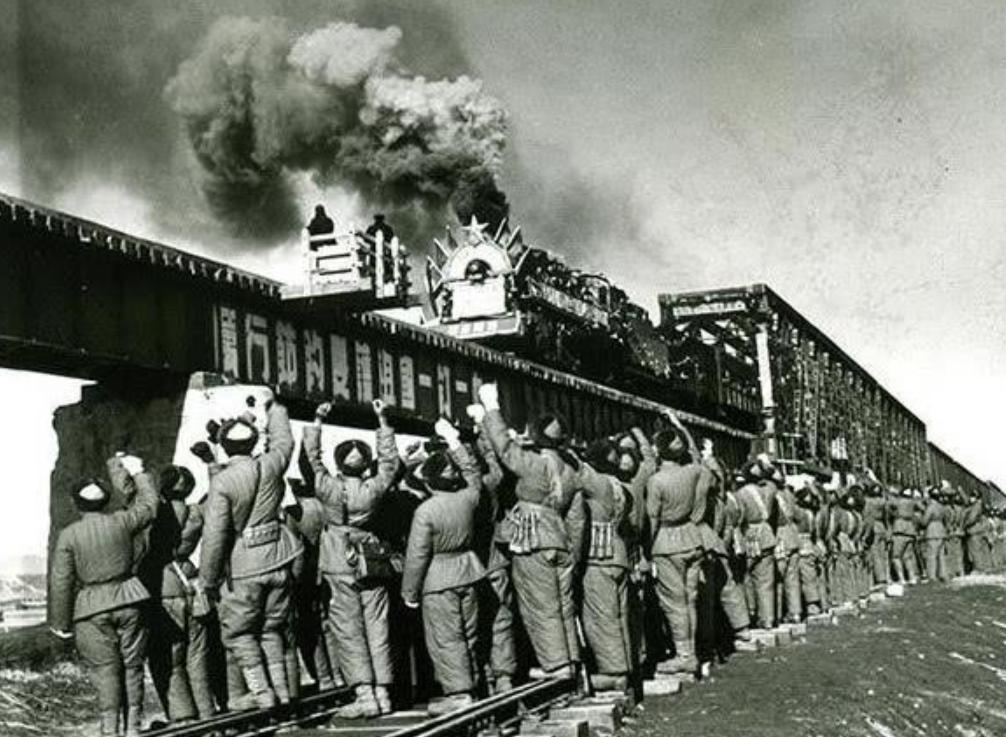 1985年大裁军，铁道兵领导不服，*小平邓**回应：头头不通，调头头