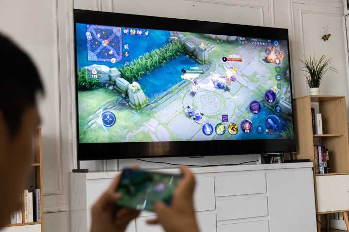 98英寸超大屏电视真的太爽了,有必要花3-4万买个98寸电视吗