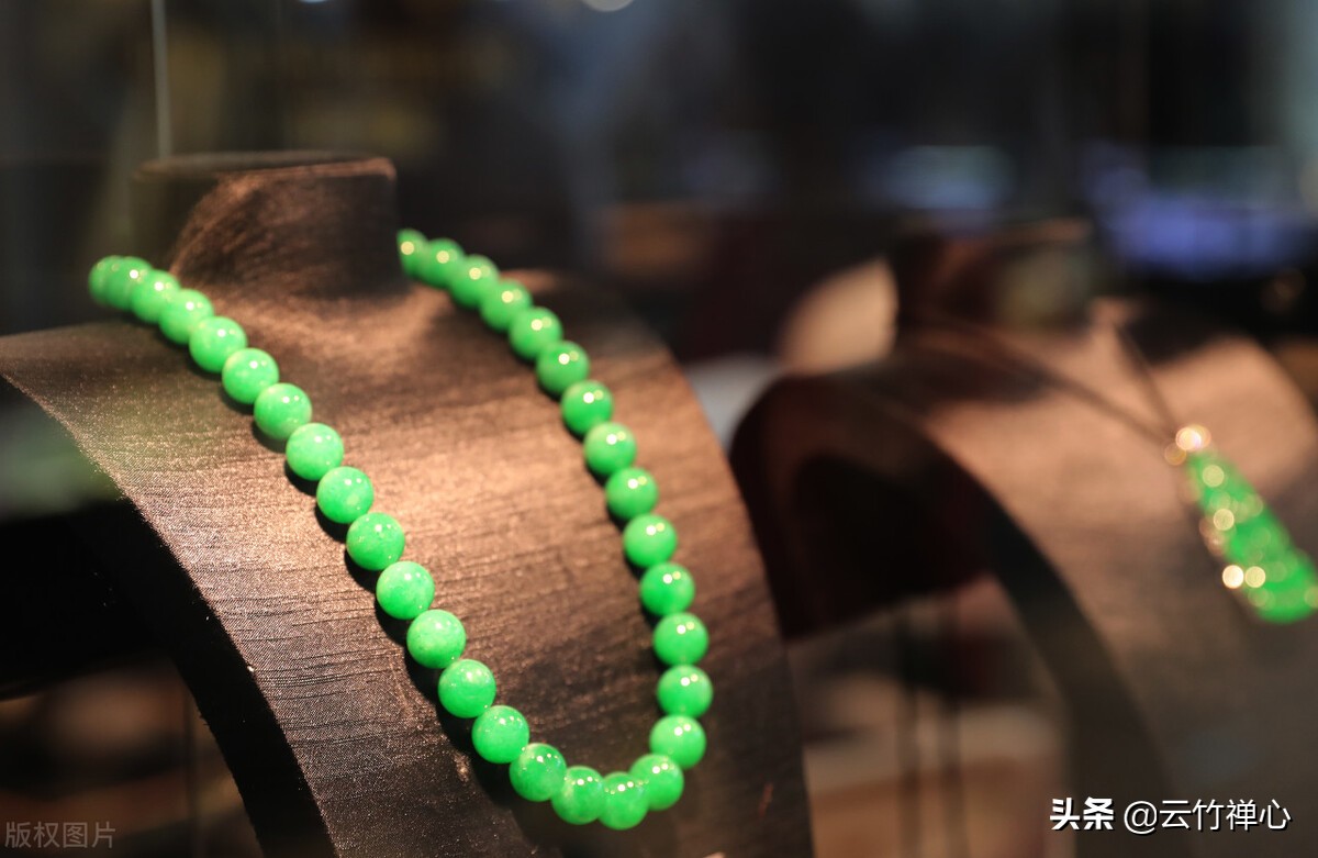 翡翠吊坠的绳子编法,翡翠吊坠绳子老是磨断