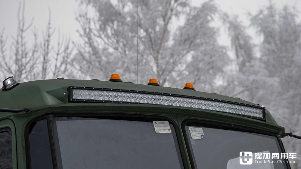 乌拉尔4320军用卡车穿越西伯利亚,遥控乌拉尔4320型6x6越野卡车