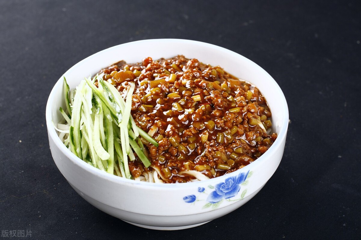 炸酱面走读生的早餐,陪读妈妈做早餐面条