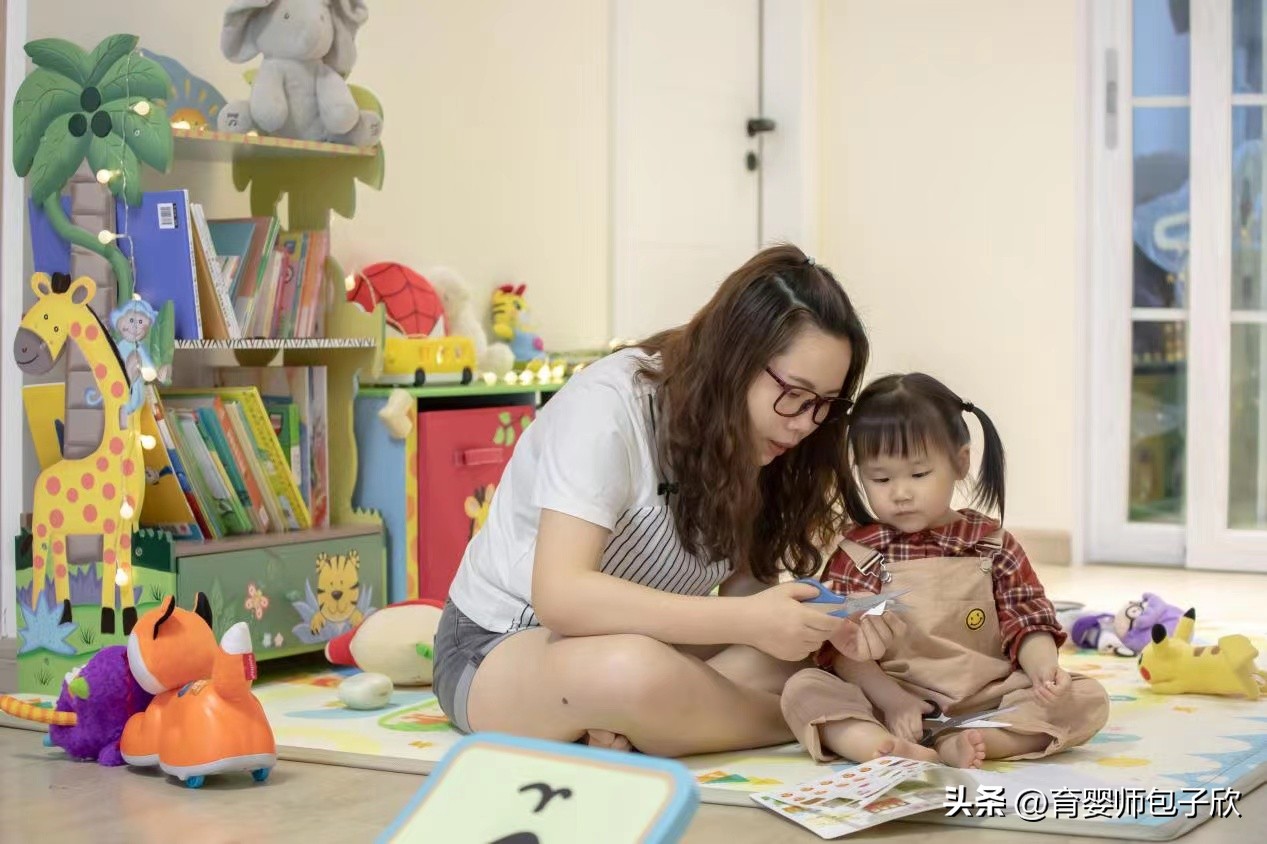 怎样做手势可以使宝宝聪明,提升宝宝语言能力的精细动作