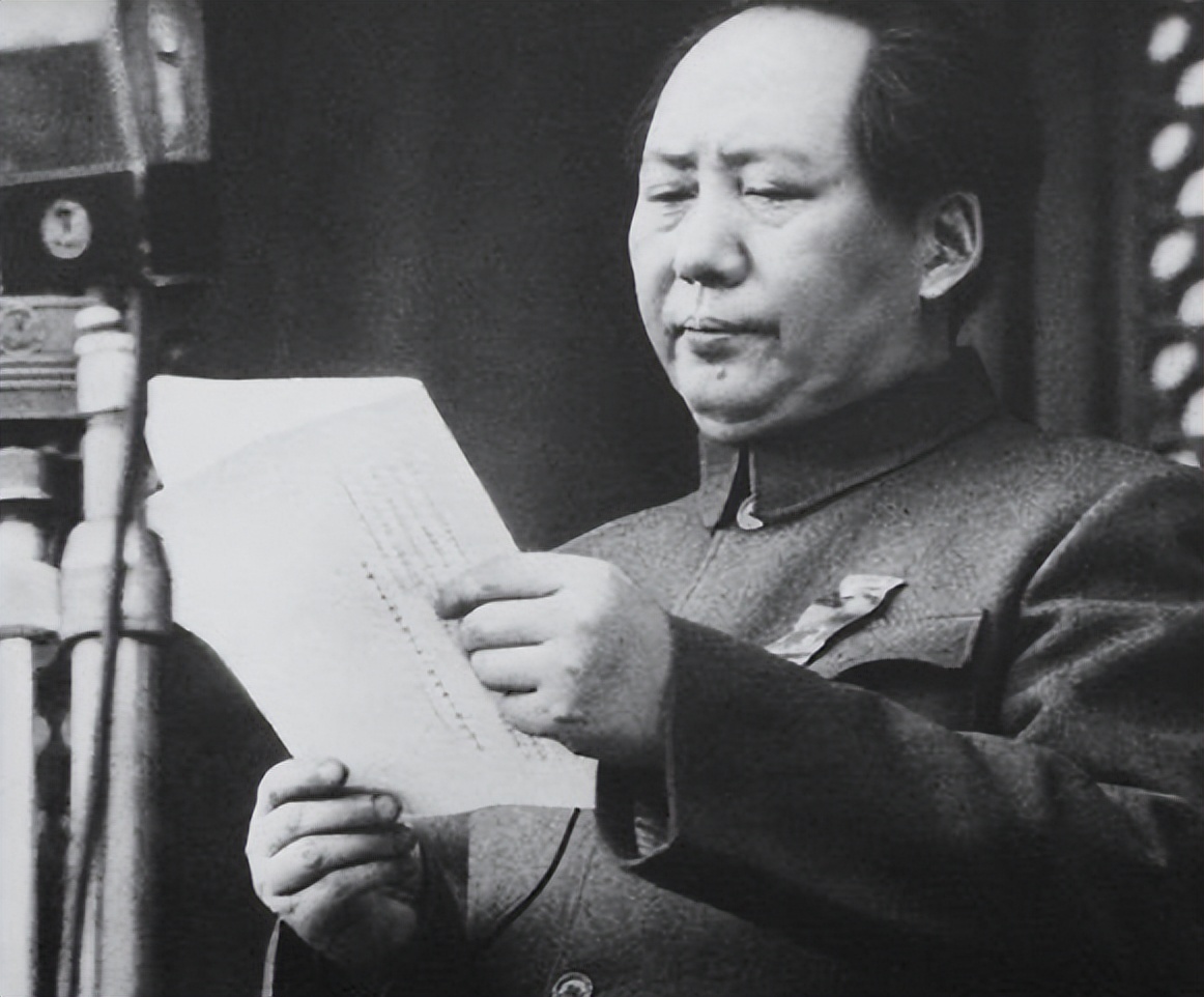 69年毛主席特邀彭绍辉来*安门天**城楼，深情感慨：你是我的真老乡