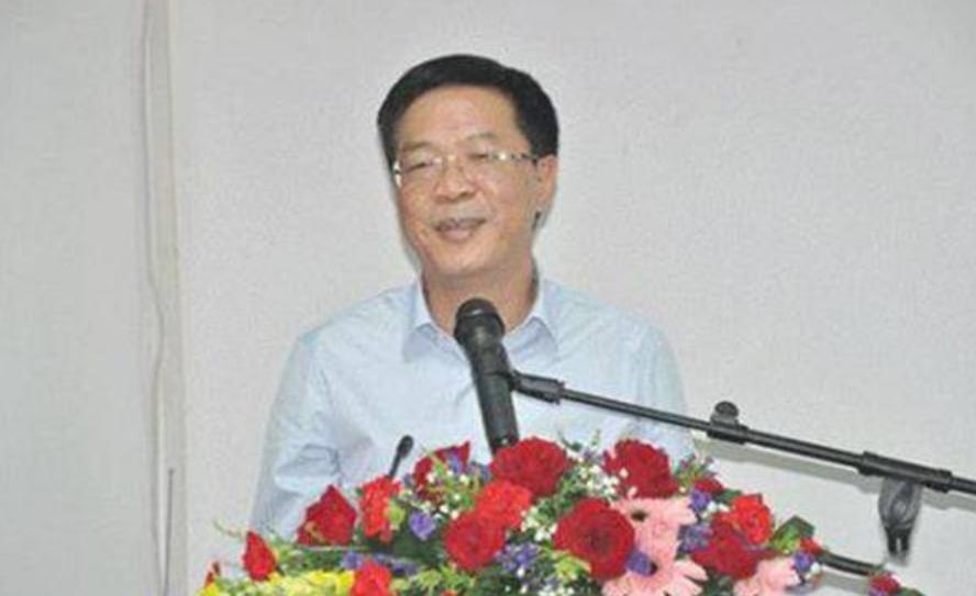 35岁当上市长，39岁晋升副厅级，最后为啥却选择了裸身辞官？