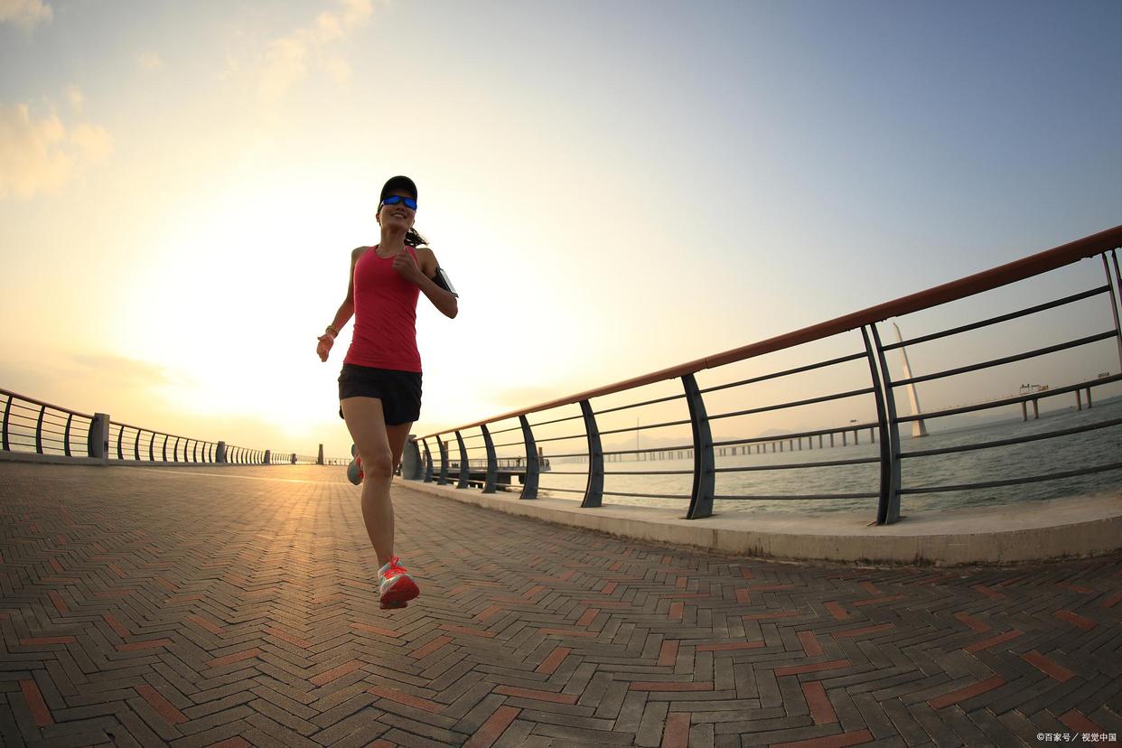 脸色发黄，发青，发黑是寒气重，散下寒，做个肤色红润的小美女吧