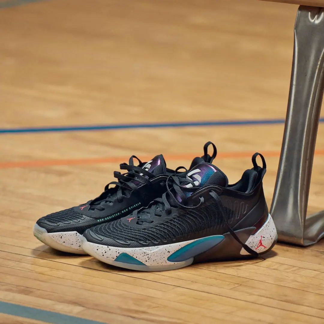 aj37low蓝色球员上脚,aj37上脚展示