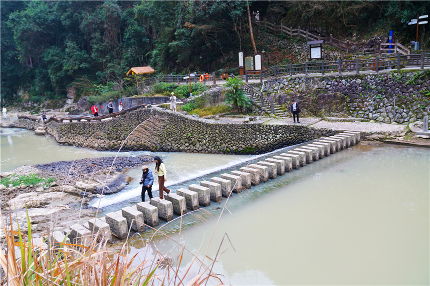 泰顺玉龙山氡泉温泉攻略,隐居山林世外桃源看夕阳