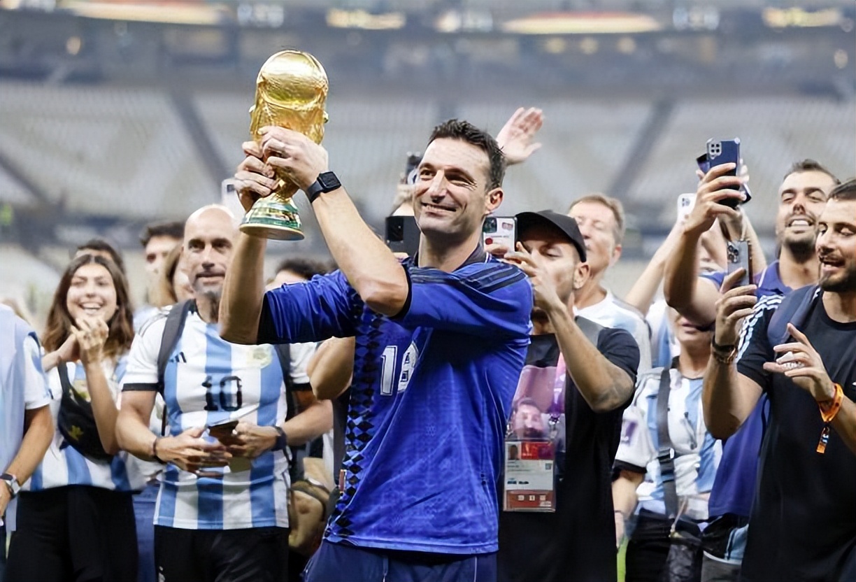 【解码斯卡洛尼③】反意识形态的足球人