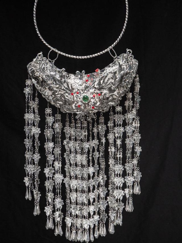 为什么没人买苗族银饰 (为什么苗族银饰最便宜)