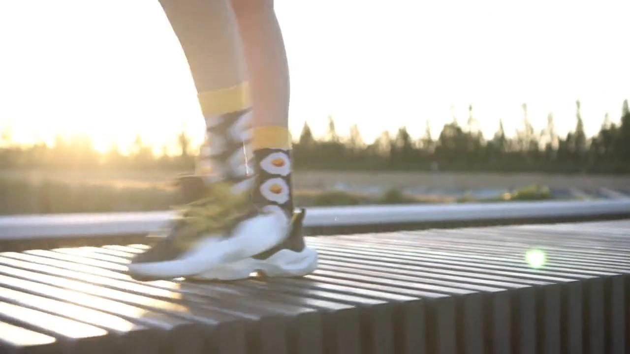 换牙小习俗幼儿园,各地换牙风俗大全