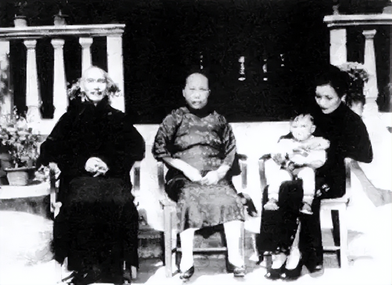 蒋介石的“龙脉”情节，风水先生预言成真，蒋母墓有这么神？