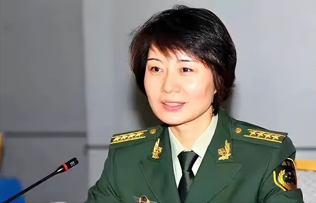 盘点8位演军人不招吐槽的女星,盘点那些演了军人的油腻明星