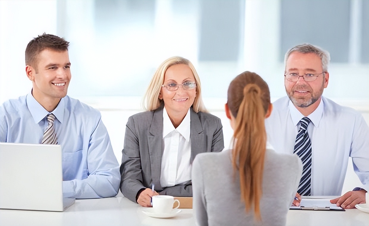 小公司文员为什么都做不久,小公司清闲没发展