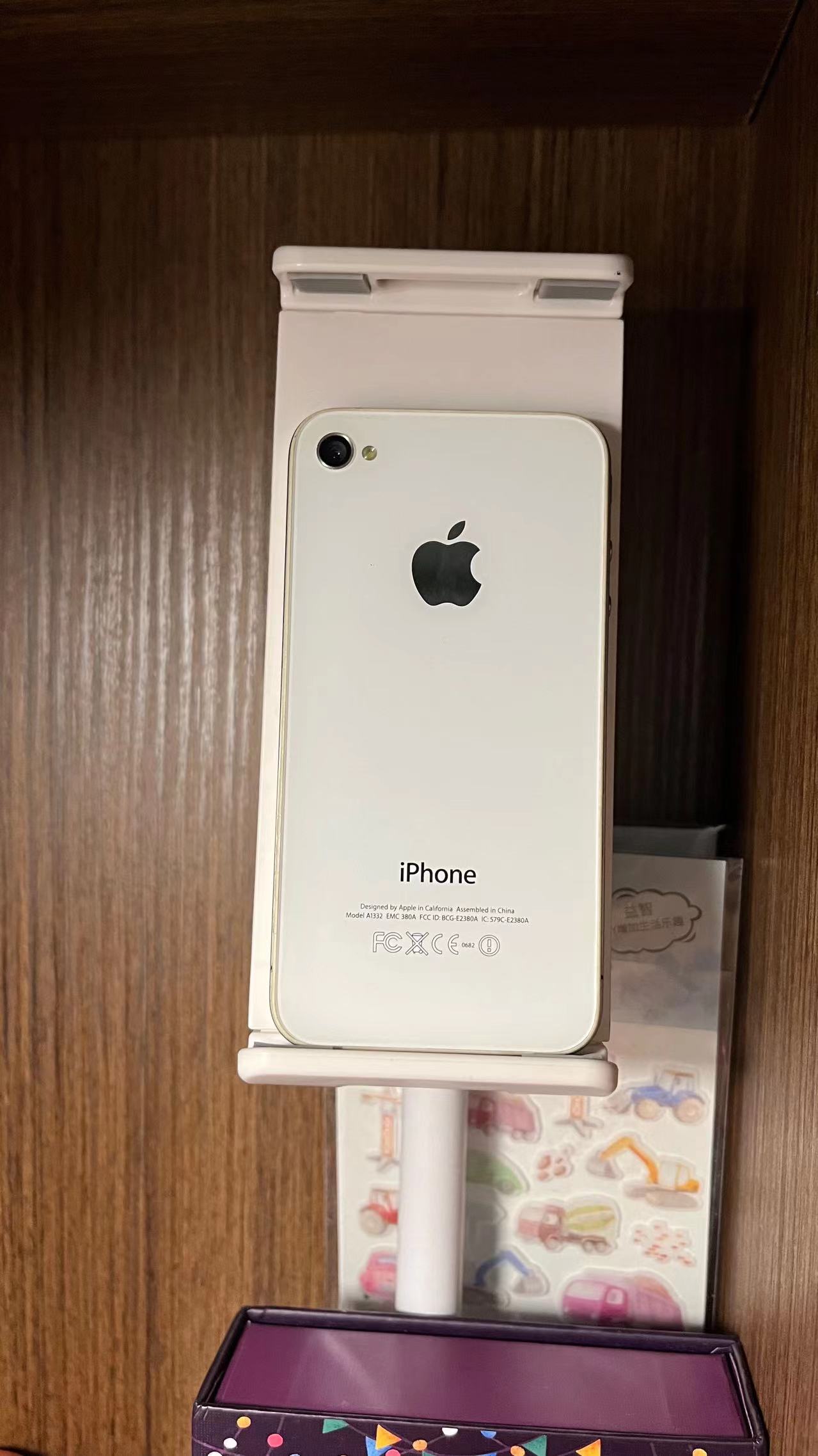 心血来潮，把玩把玩一代神机iPhone4