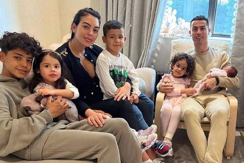 是什么原因才让c罗这么成功,为什么黑c罗的人很多