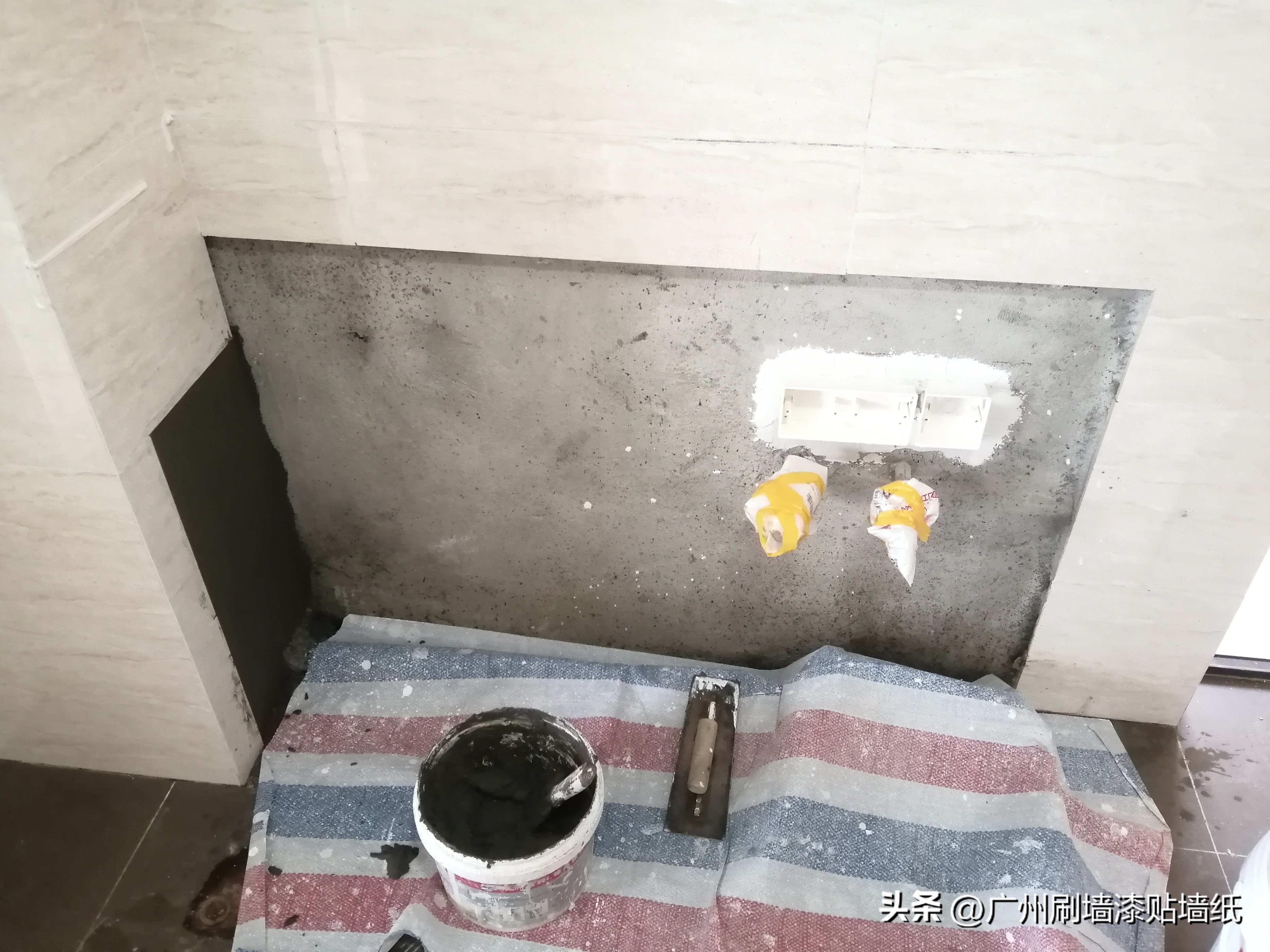 广州刷墙师傅的装修日记,厨房墙壁砖贴胶