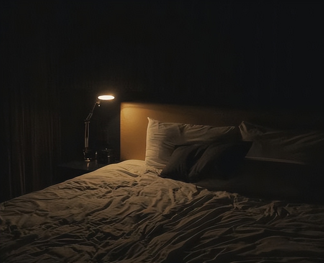 晚上起夜与不起夜的哪个健康,年轻人晚上起夜好还是不起夜好