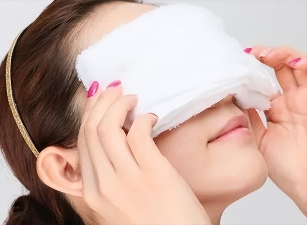 眼睛流泪是热敷还是冷敷,眼睛不舒服热敷还是冷敷好