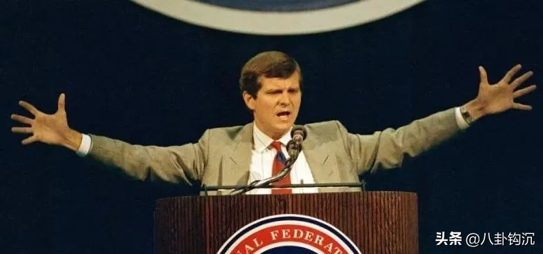 他打造了美国政治史最脏竞选,却被命运掐断了脖子