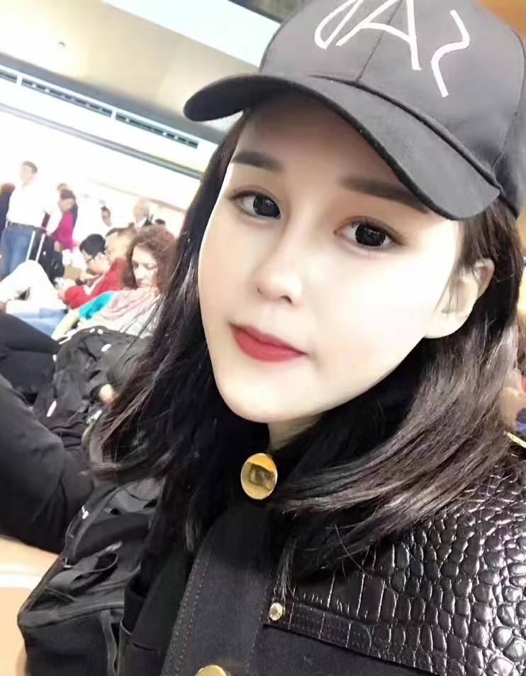 赵本山女儿晒结婚证件照,赵本山女儿晒结婚照