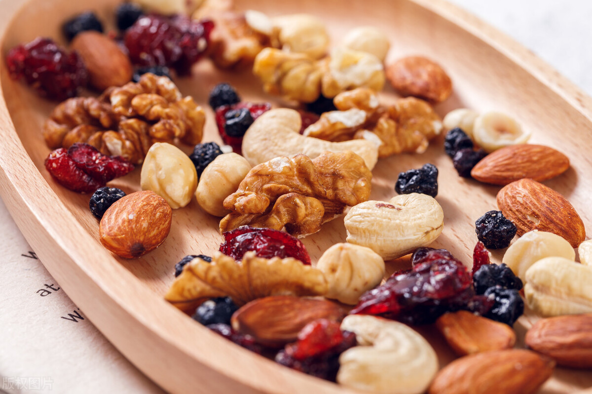 维生素b12对近视有什么效果,小孩预防近视吃什么维生素