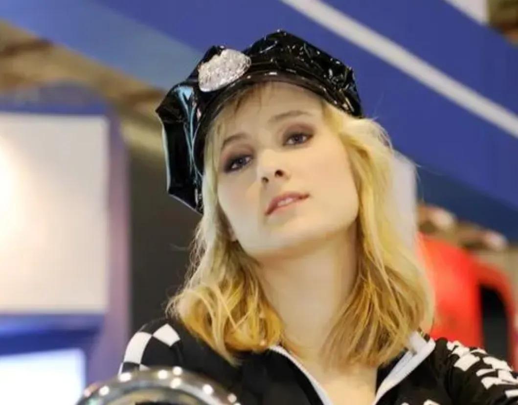 同性恋总统:他们国家目前面临的问题是人口问题。说一套做一套？