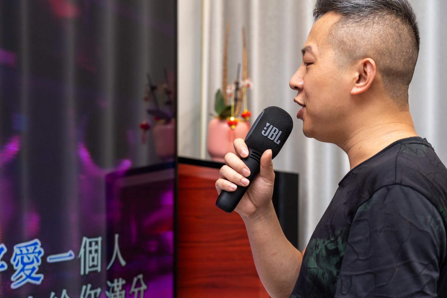 jbl最新k歌麦克风,jbl音响唱k麦克风