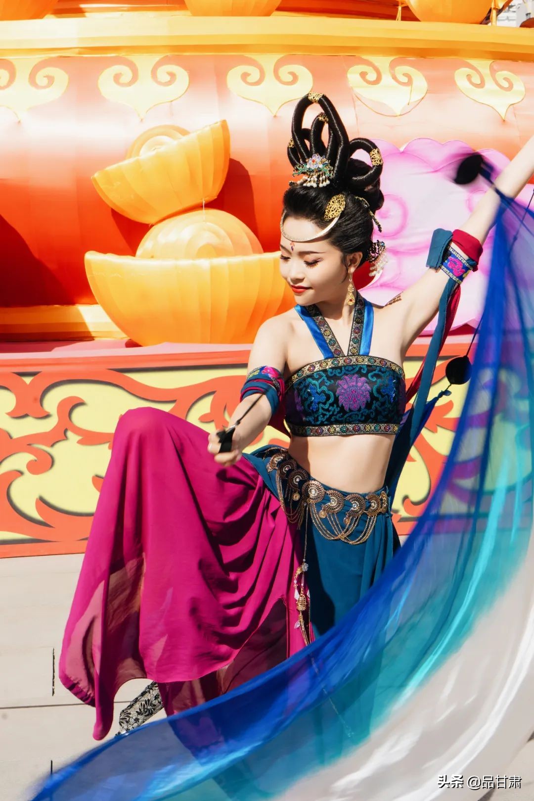 敦煌遇见飞天小姐姐,带你走进敦煌莫高窟