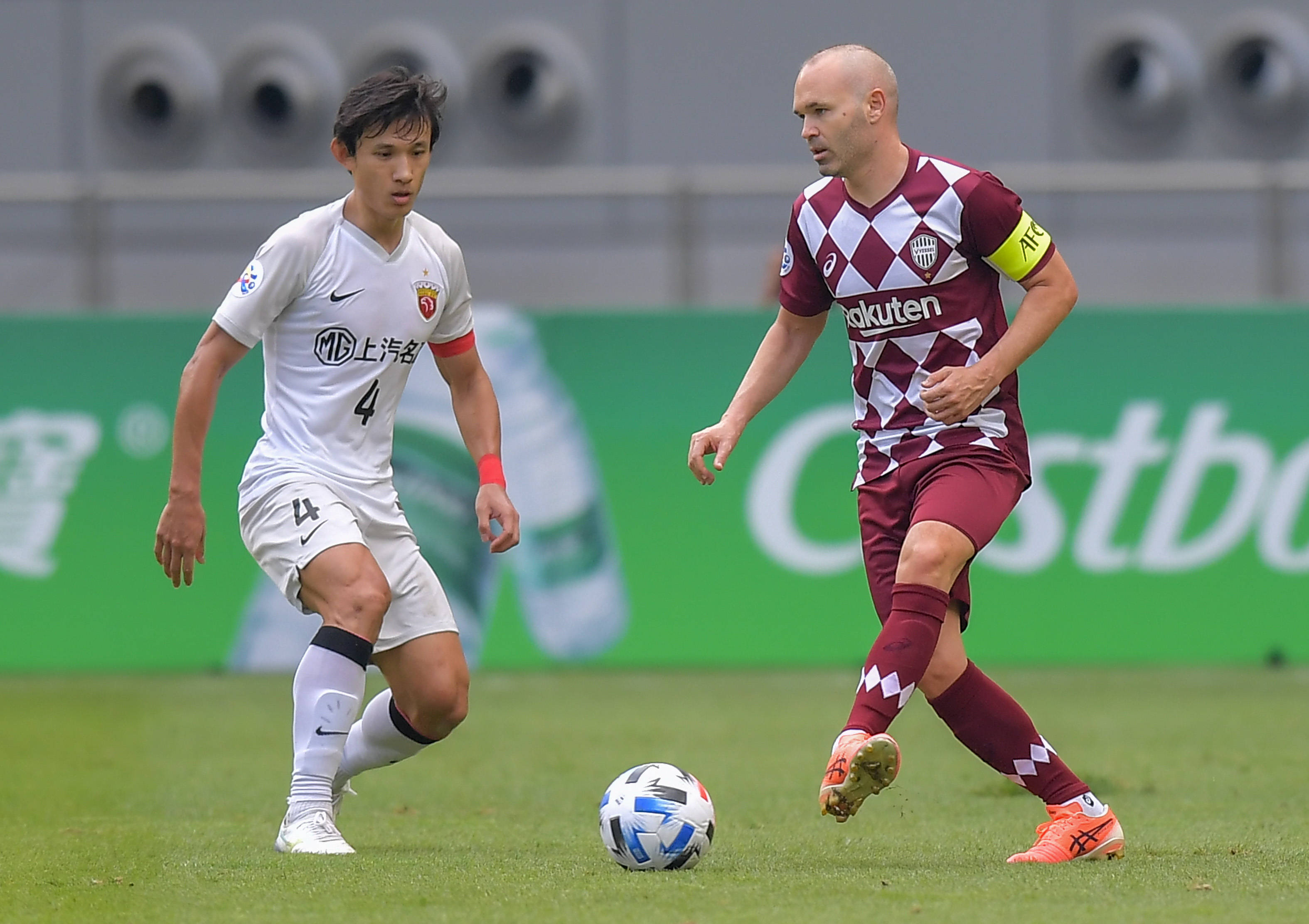 现役顶级中场是谁,现役足球运动员谁停球技术最好