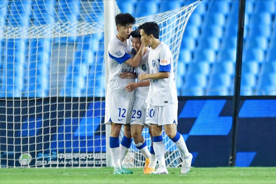 谭龙中超新赛季首球,中超谭龙帽子戏法