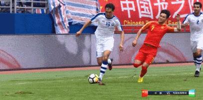 韦世豪与舒库罗夫均首发出战,19年韦世豪飞铲舒库罗夫