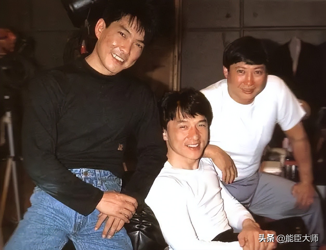 这俩小子当年有多红？不到10岁身价千万，给成龙做颁奖嘉宾