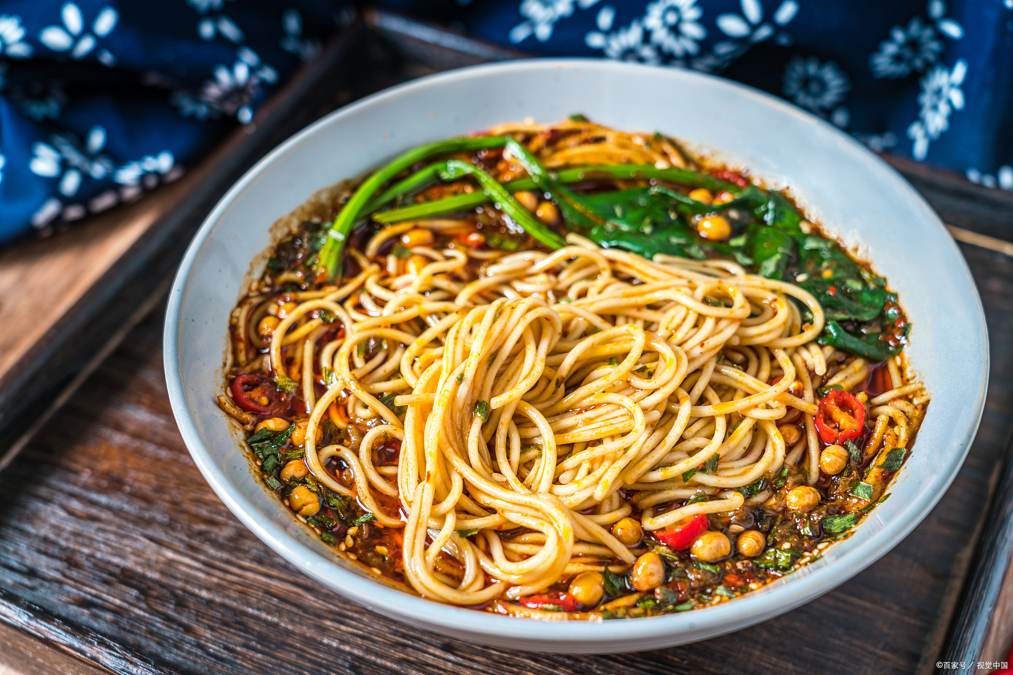 重庆小面又麻又辣但真的好吃,重庆小面如何不放辣也更好吃