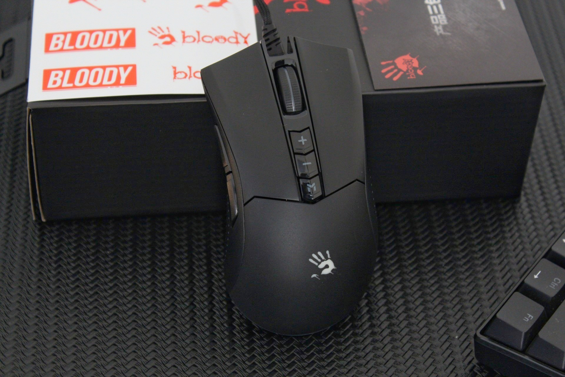 体验性价比兼具,血手幽灵ES9Pro测评:电竞入门者的上分利器