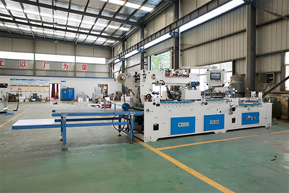 印刷贴窗机设备,纸箱贴窗机的操作