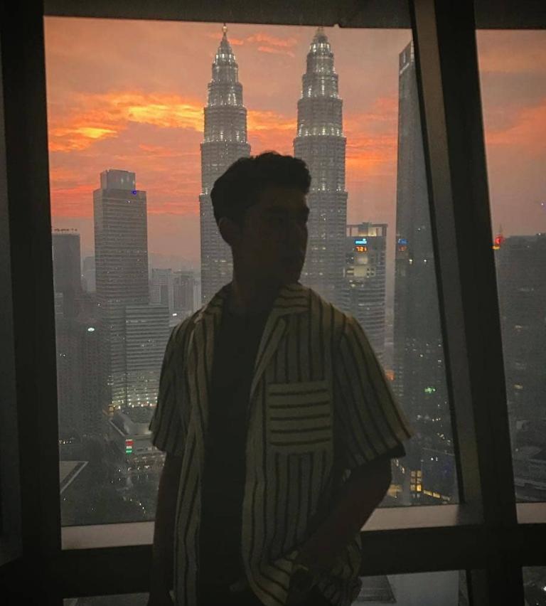 偶像剧照进现实！泰国顶流女星被男演员公开告白，5年友情变爱情