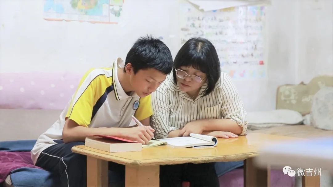 优秀教师张丽莉,优秀教师个人风采宣传美篇