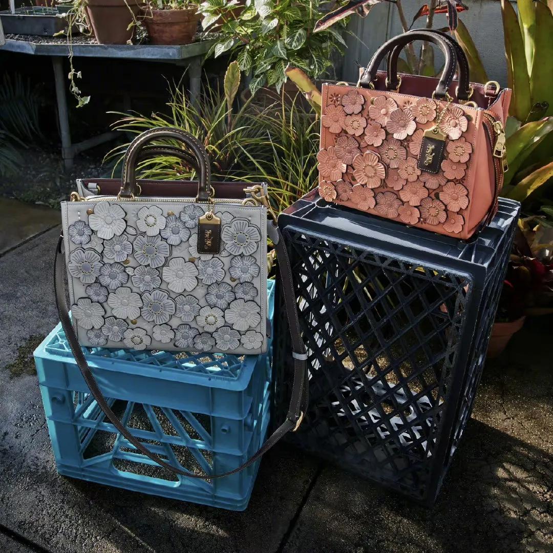 coach蔻驰2023新款提花单肩邮差包,coach蔻驰男包2022