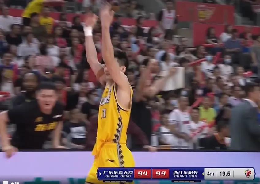 广东男篮12年来首次止步半决赛,广东终结广厦集锦