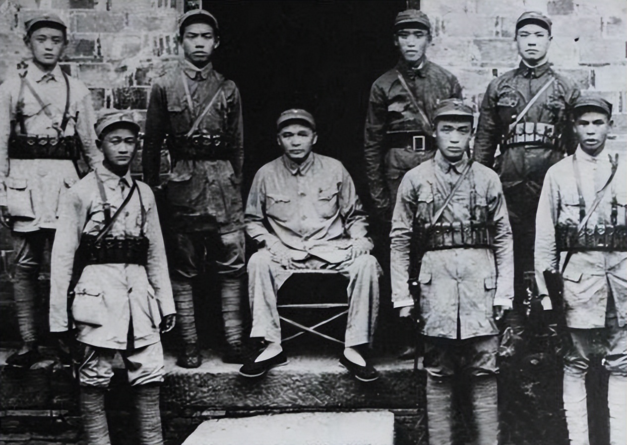 西安事变后，张学良向周恩来提出：能否派徐老虎帮我们