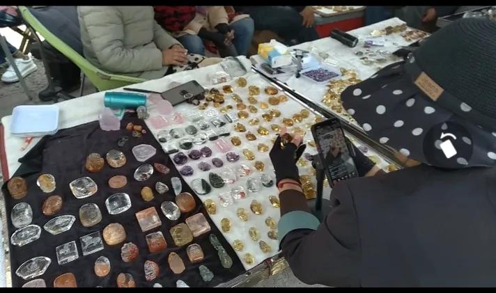 水晶现场直播带货,水晶带货直播间