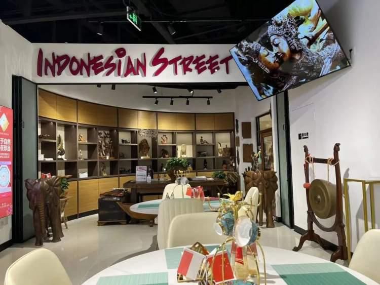 本区首个！快来这里体验“进博生活”~