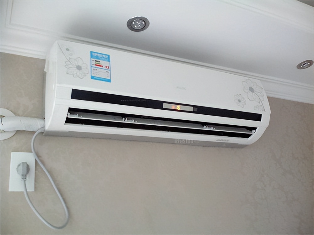 美的空调制热室外机漏水怎么解决,空调制热外机底部漏水水管不流水