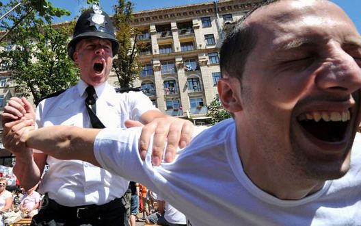 足球比赛中大伤亡事件,足球史上最悲惨的五大惨案