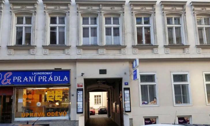 女孩15岁就能接客，性是工作也是生活，捷克缘何沦为色情大国？