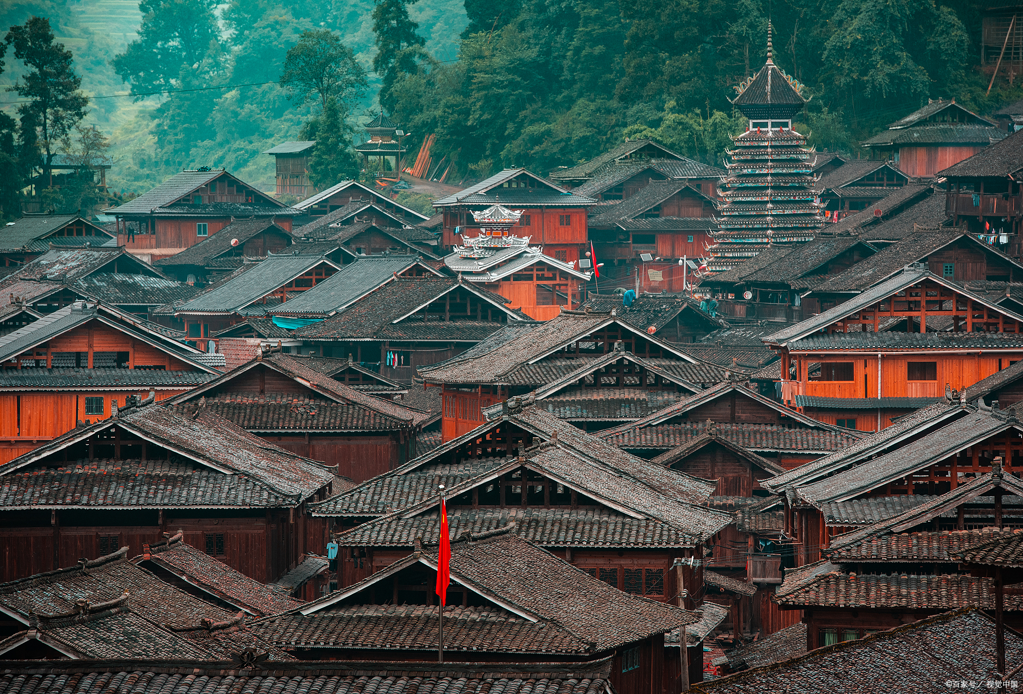 贵阳跟团旅游五天多少钱一个人去,一家人去贵州省旅游要花多少钱呢