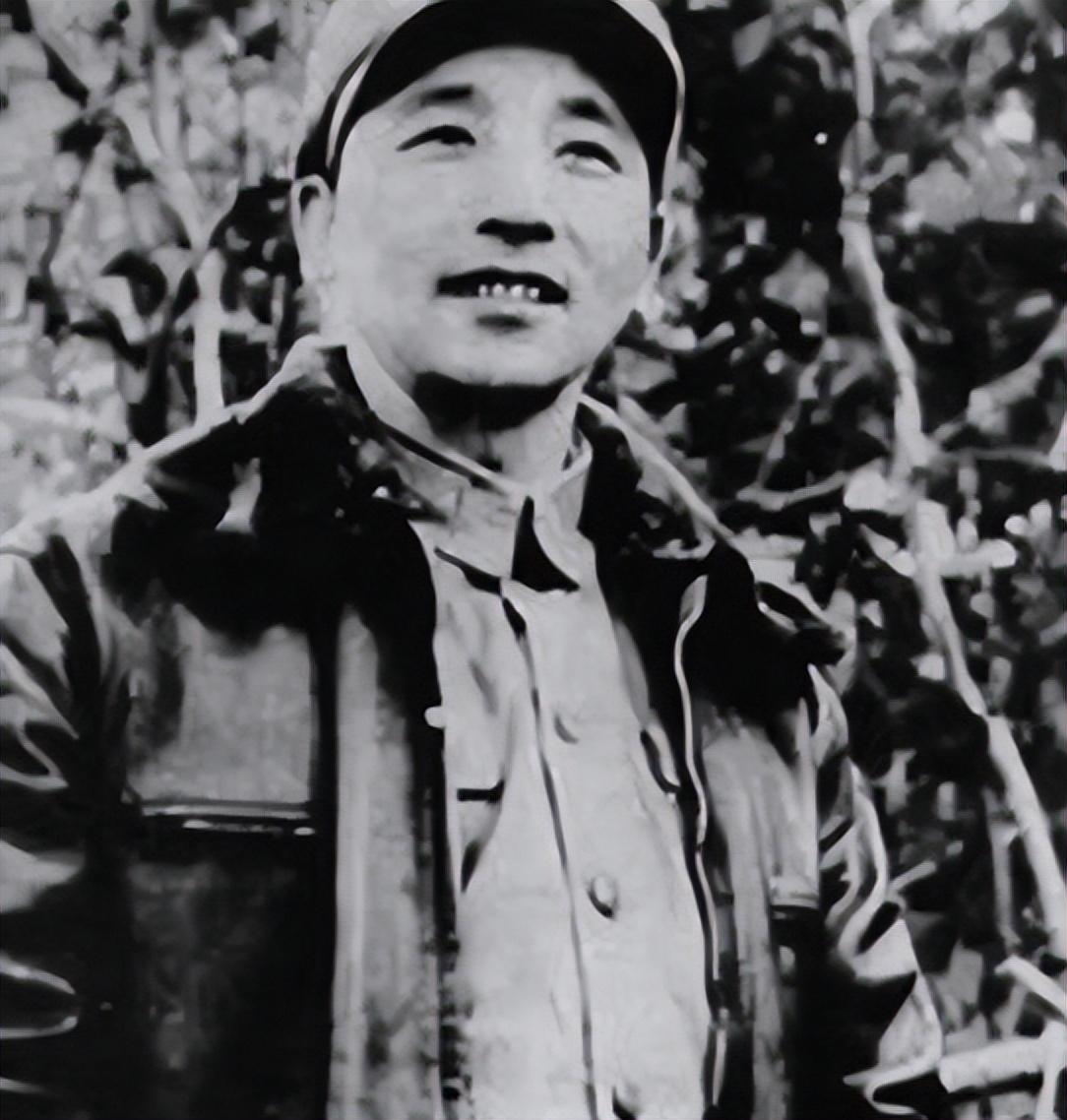 1980年*基伟秦**重游太行，老房东：你咋还当司令？几十年也没进步？