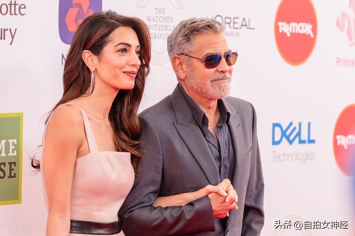 阿玛尔克鲁尼黄色连衣裙 (阿玛尔克鲁尼lost control)