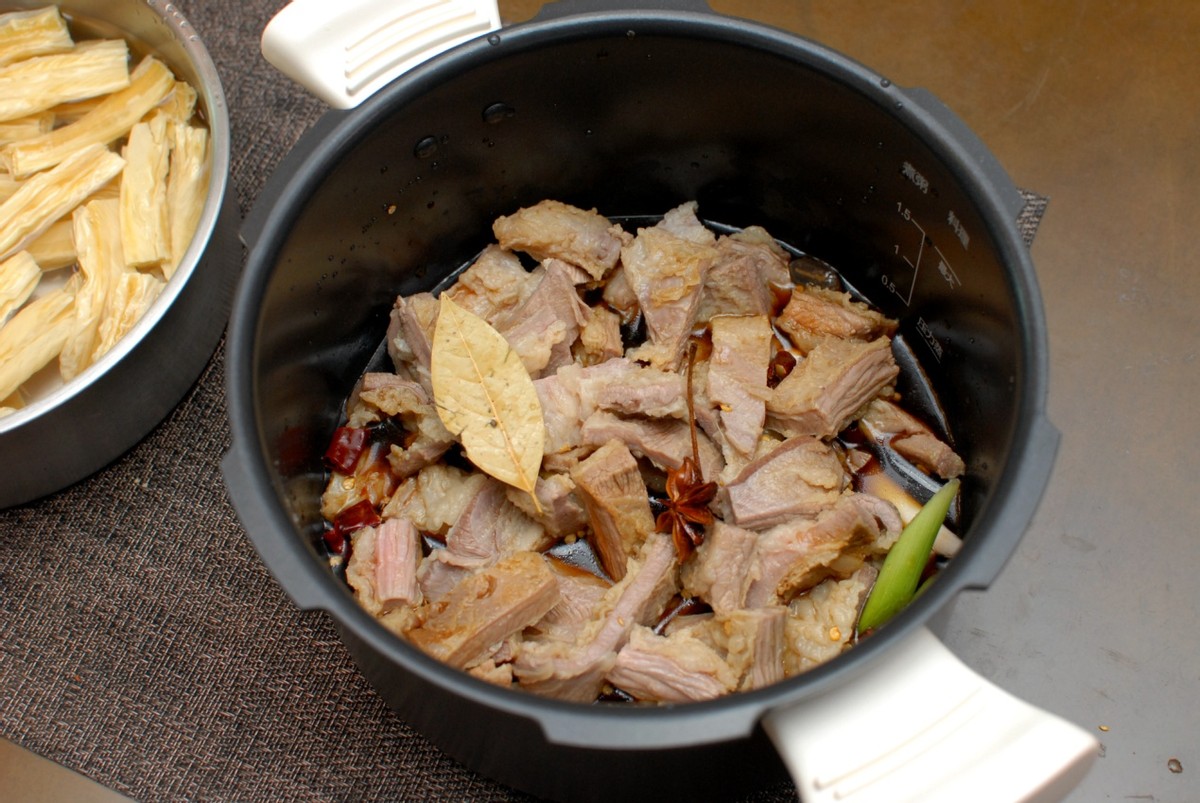 苏泊尔新出的一款高颜值电压力锅,苏泊尔电压力锅哪一款比较好用