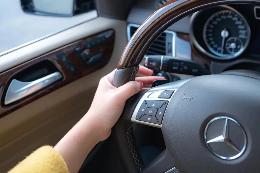 奔驰ml400的二手车实际感受,百万级硬派越野车奔驰ml400